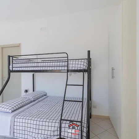Of The Nations, Parking , 9min Airport & Sea Apartment